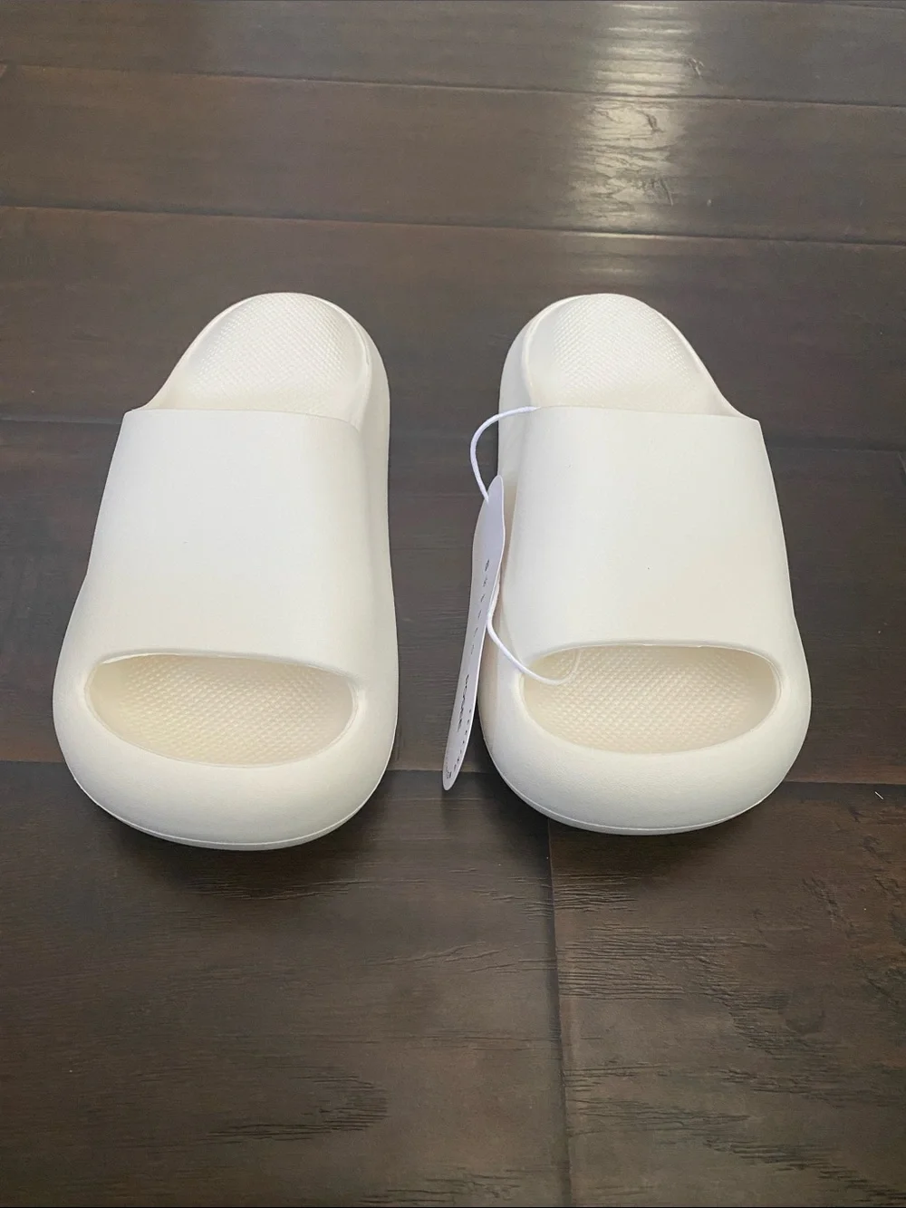 New with tag Posee Chillax lightweight rubber slide sandals women’s size 7.5